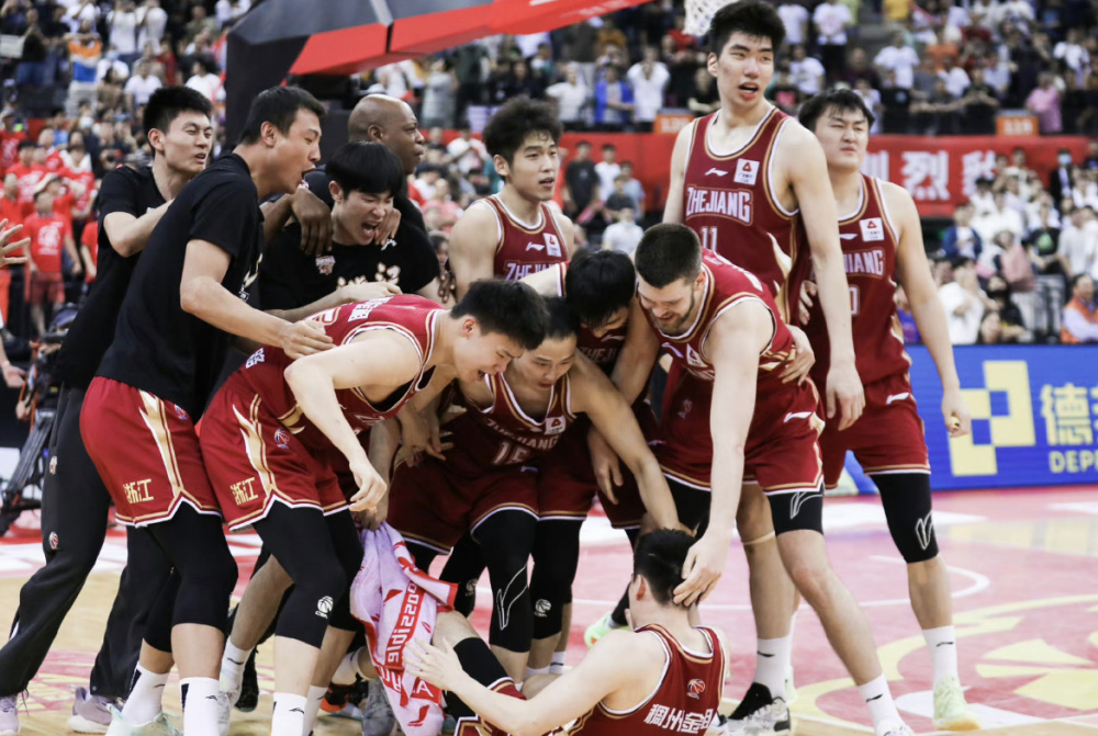 金州勇士内部会议纪要流出:赛前回应争议,CBA常规赛使命明确,赛程密集仍需轮换的简单介绍 金州勇士内部会议纪要流出:赛前回应争议,CBA常规赛使命明确,赛程密集仍需轮换的简单介绍