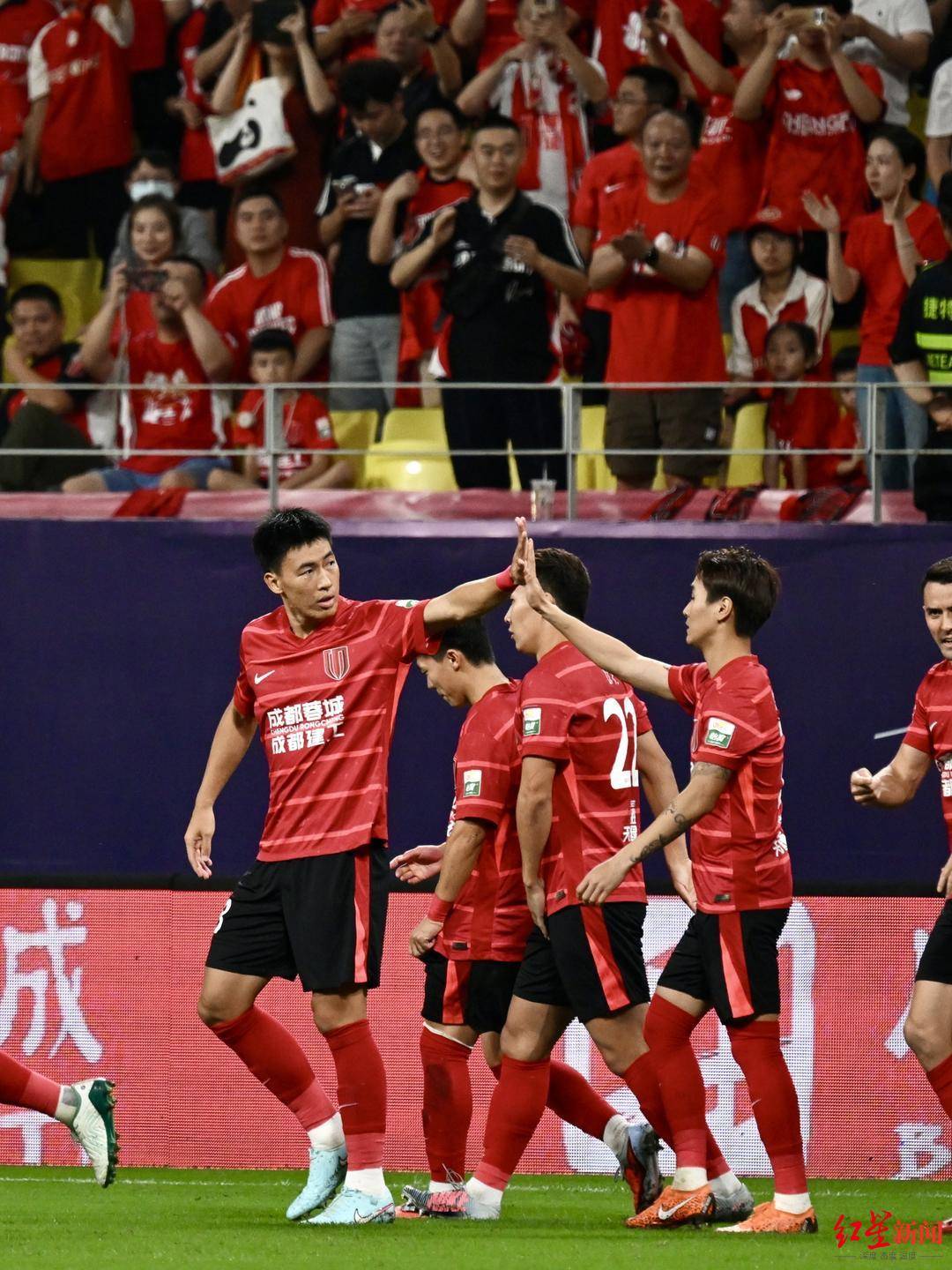 转折点成都蓉城官宣签约;亚冠清晨攻防权衡;压力陡增;身体对抗强度拉满的简单介绍 转折点成都蓉城官宣签约;亚冠清晨攻防权衡;压力陡增;身体对抗强度拉满的简单介绍